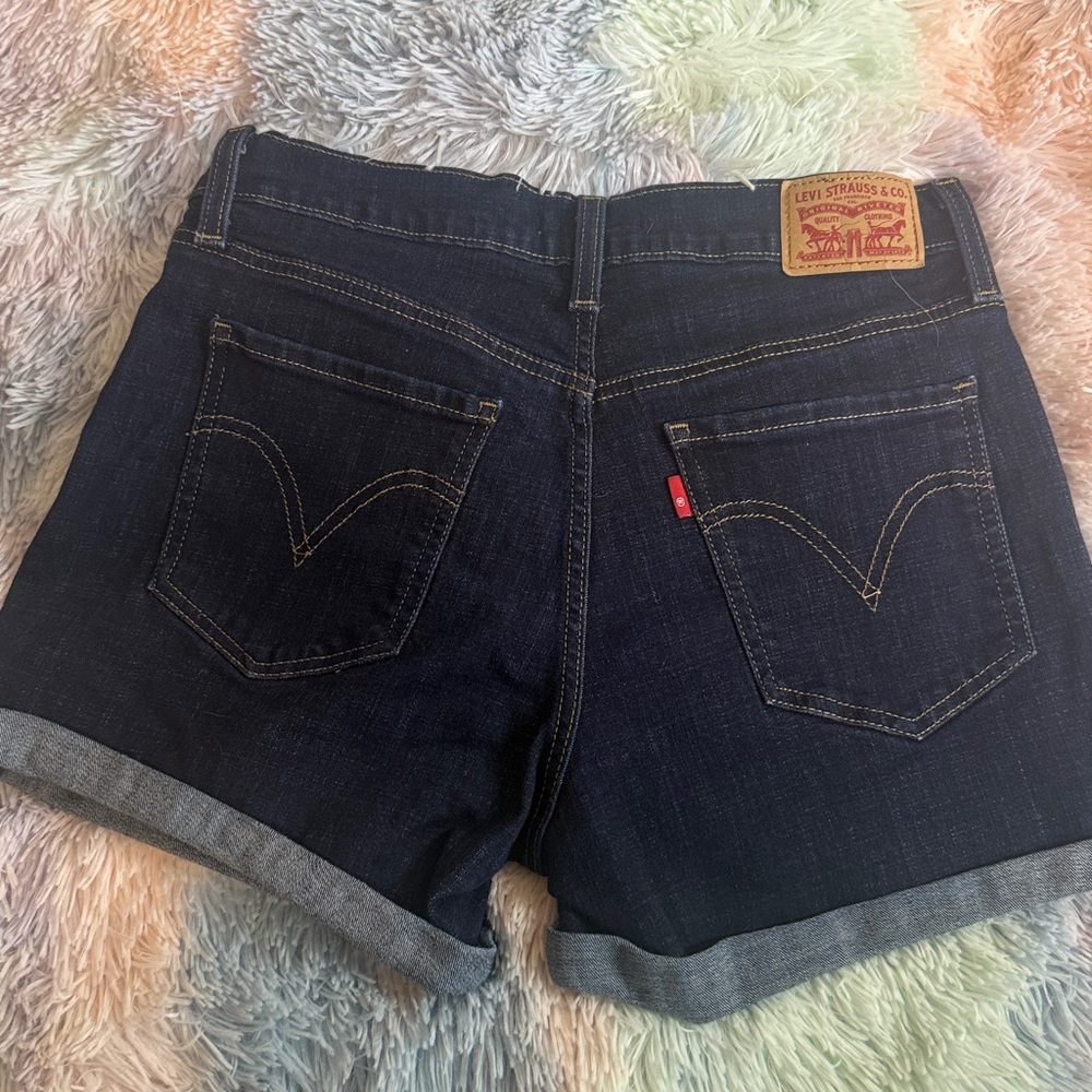 Women's Levi’s dark Blue Denim Shorts - Picture 4 of 4